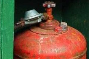 Через спробу розібрати газовий балон 33-річний житель Рівненщини потрапив до лікарні
