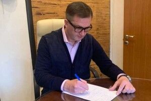 У «Слузі народу» відреагували на заяви Уманського: «На жаль, він просто алкоголік» 