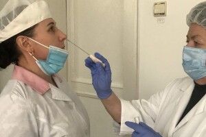У 26 працівників харчоблоків освітніх закладів Волині виявили золотистий стафілокок