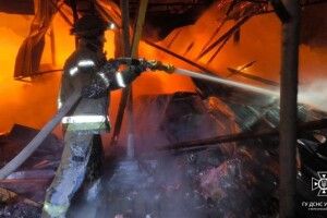 У Херсоні окупанти знищили вже третю базу з гуманітаркою