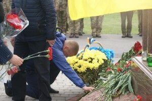 На Покрову у Нововолинську зустрінуться із матерями та дружинами загиблих Героїв