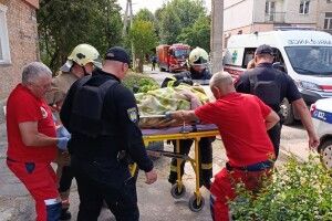 Не виходила на зв'язок: на Волині через вікно врятували пенсіонерку