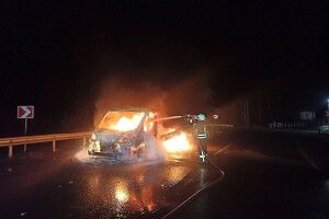 На Волині біля залізничного переїзду сталася небезпечна пожежа (Фото)
