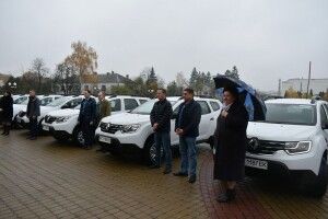 Амбулаторії Волині отримали 7 нових автомобілів 