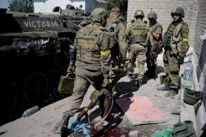 «Я бачив, як стають героями»: спогади військових про бої за Іловайськ
