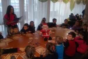 Маленькі лучани писали листа Миколаю