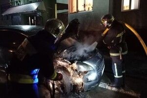 Вночі у Рівному підпалили авто підприємця (Фото)