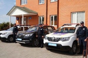 У громаді на Волині на трьох поліцейських – три автомобілі