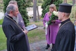 У волинському селі митрополиту Епіфанію вручили подарунок (Фото)