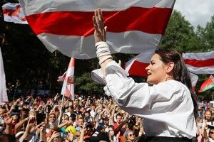Тихановська виїхала з Білорусі у Литву