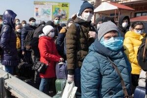 Українців закликають не залишатися у прикордонних воєводствах Польщі