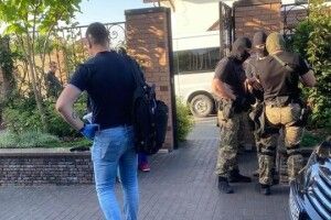 «Зеленський, привіт від вас я отримав!»: Омелян розповів про обшук