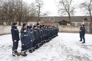 Пес Патрон привітав жінок із 8 березня і показав фото з шикування