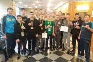 Юніорська збірна України з боксу здобула вісім медалей на турнірі в Софії