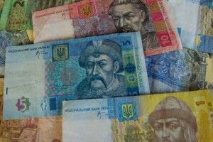 У Рівному дама пограбувала восьмирічного хлопчика: затягнула за будинок і відібрала 70 гривень