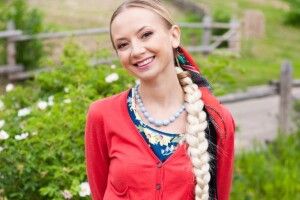 Напівоголена Яринка з-під Полтави заховалася між двома напівоголеними чоловіками (Фото 18+)