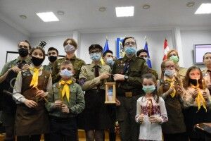 У Луцьку сесія розпочалась із передачі Вифлеємського вогню (Фото)