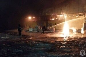 У підмосков'ї сталася масштабна пожежа на складі