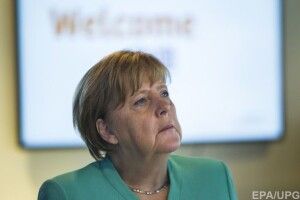 Лист до Меркель із закликом врятувати життя Сенцову підписали 360 активістів, серед яких є нобелівські лауреати 