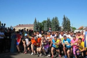 У Дубно пробігли благодійний кілометр заради Матвійка 
