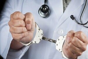 Смерть пацієнта на Рівненщині: лікарка постане перед судом