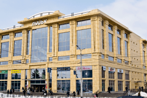 «У центрі Луцька обкрадають людей»: волинянка ледь не стала жертвою грабіжниці