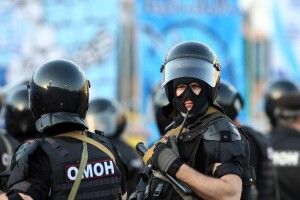 До Лукашенка їде колона силовиків з Росії (Відео)