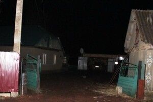 Чоловік на очах у сина вбив дружину та вистрелив собі у підборіддя (Фото)