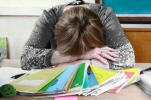 На Рівненщині школяр цькував вчительку в Instagram: його матір судили 