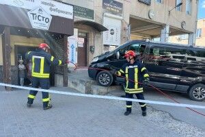 Трагедія у Володимирі: мікроавтобус збив на смерть молоду жінку