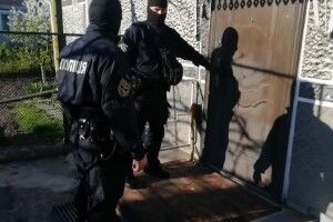 У місті на Волині під час обшуків вилучили кілограм наркотиків (Фото)