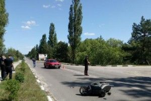 На Рівненщині скутер не розминувся з легковиком