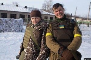 «Військове» подружжя: про «кораблі» «Правого сектору» у Пісках і «воєнне» кохання