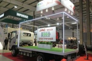 В Україні з'явилася перша електрична вантажівка