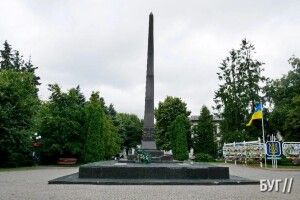 У Володимирі гроші, виділені на знесення радянського пам’ятника, передати для ЗСУ