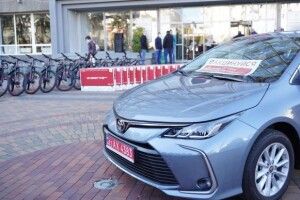 Син судді виграв Toyota у конкурсі для вакцинованих