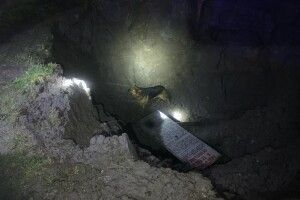 Волинські рятувальники визволили собаку із котловану