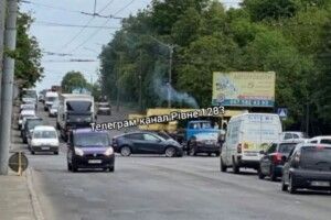 У Рівному сталася аварія на перехресті (Відео)