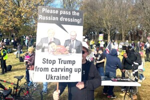 Чому у Вашингтоні тримали плакат із Зеленським у вигляді індички?