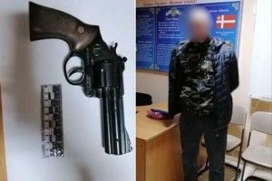 25-річний чоловік стріляв на зупинці 