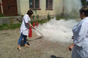 Медиків учили ліквідовувати пожежу