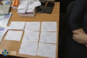 До тисячі гривень брали лікарі-аферюги за одну фальшиву довідку з негативнивним результатом ПЛР-тесту на COVID-19
