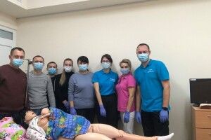 Луцькі медики вчилися приймати пологи в екстремальних умовах (Фото 18+)