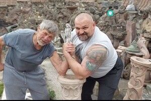 Микола Головань у Луцьку помірявся силою із найсильнішою людиною планети (Відео. Фото)
