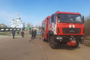 На Рівненщині – пожежа на території чоловічого монастиря (Фото)