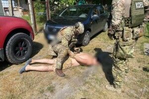 Торговців вогнепальною зброєю, яких викрили поліцейські Волині, «закрили» на 2 місяці