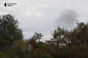 В Одесі чутно вибухи: у небі помітили, ймовірно, іранський безпілотник