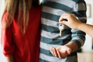 Скільки треба відкладати, щоб купити квартиру в Луцьку і в інших містах України