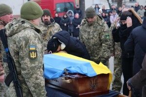 Горохівська громада попрощалася із загиблим на війні Андрієм Головчуном (Фото)