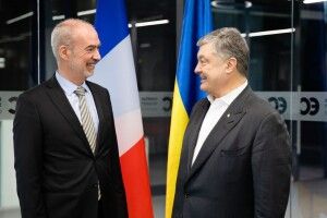 Важливо зберегти санкції проти Росії – Петро Порошенко зустрівся з послом Франції